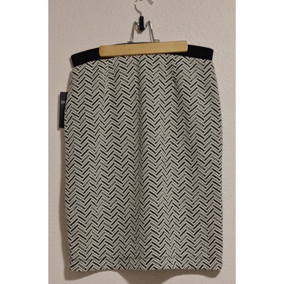 Zac & Rachel Knit Pencil Skirt Sz S HOLIDAY SALE - Picture 3 of 4